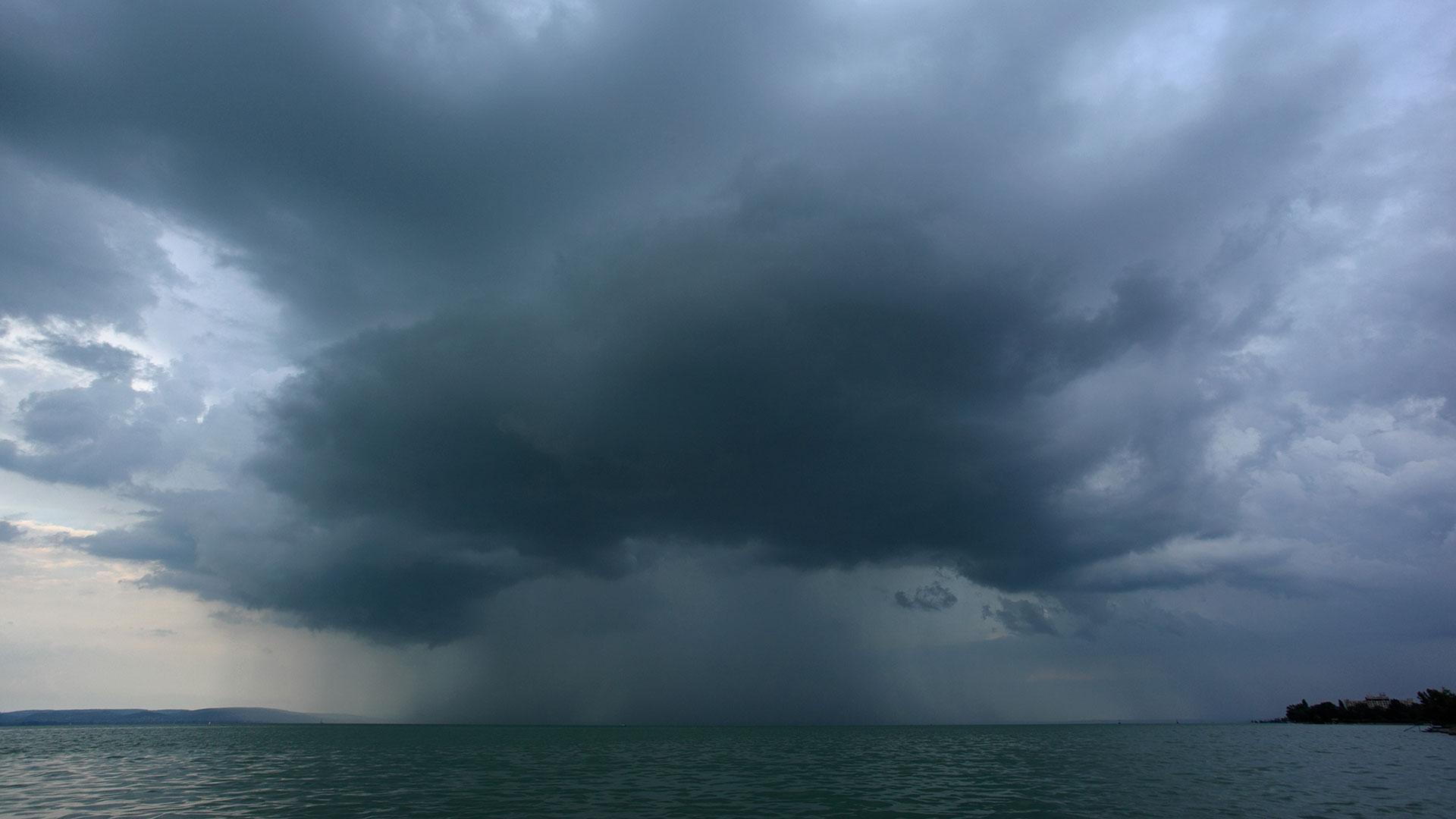 A storm cloud at sea. Credit: Zsolt Biczó 